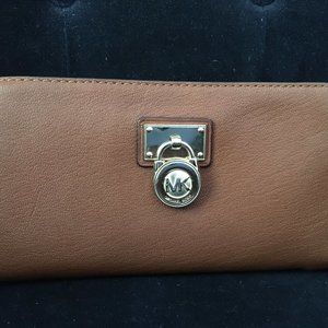Michael Kors Hamilton Traveler Large Zip Wallet